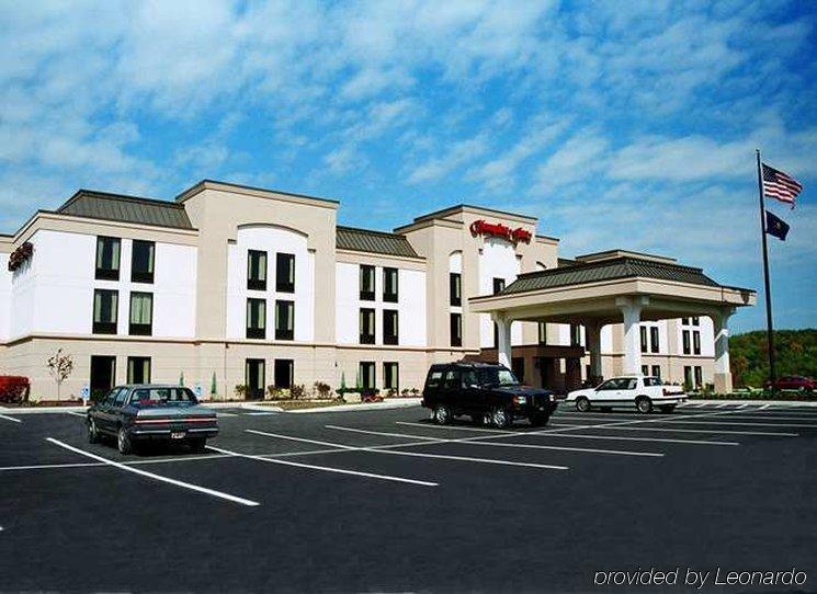 Hampton Inn Greensburg Exterior foto